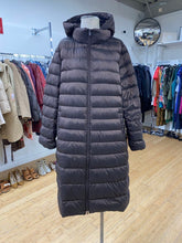 Load image into Gallery viewer, Uniqlo Ultra Light Down coat XXL
