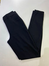 Load image into Gallery viewer, Lululemon pants 26
