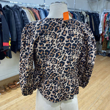 Load image into Gallery viewer, Sim &amp; Sam Leopard print top S
