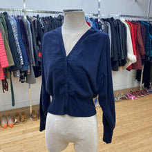 Load image into Gallery viewer, Kit and Ace knit sweater S
