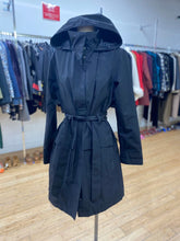 Load image into Gallery viewer, The North Face light jacket L
