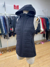 Load image into Gallery viewer, Lululemon puffy vest 10
