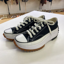 Load image into Gallery viewer, Converse Low Rise Sneakers 37
