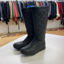 Load image into Gallery viewer, Roots quilted leather boots 37
