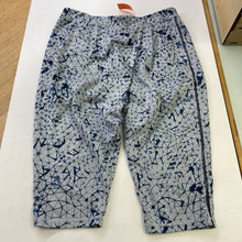 Load image into Gallery viewer, Lululemon crossover harem capri 8
