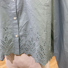 Load image into Gallery viewer, Gap top M NWT
