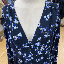 Load image into Gallery viewer, Dynamite floral dress NWT XL
