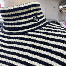 Load image into Gallery viewer, Ralph Lauren thick turtleneck M
