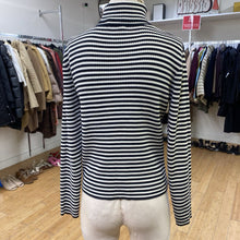 Load image into Gallery viewer, Ralph Lauren thick turtleneck M
