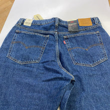 Load image into Gallery viewer, Levis Baggy Dad Barrel jeans NWT 32
