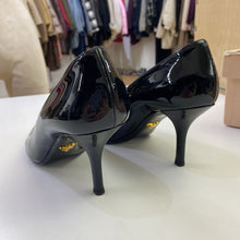 Load image into Gallery viewer, Prada patent leather pumps 39.5
