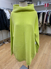 Load image into Gallery viewer, Free People sweater M
