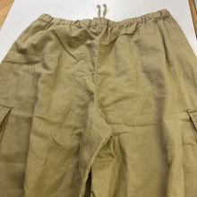 Load image into Gallery viewer, Gap Cargo pants L Tall
