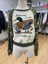 Load image into Gallery viewer, Pilcro duck sweater L
