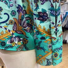 Load image into Gallery viewer, Maison D'Amelie satiny top S

