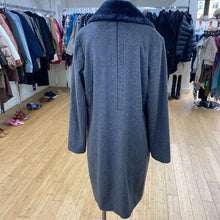 Load image into Gallery viewer, EMU coat L

