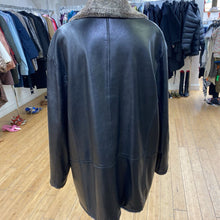 Load image into Gallery viewer, Danier leather reversible coat M

