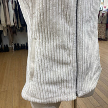 Load image into Gallery viewer, Columbia fuzzy vest M
