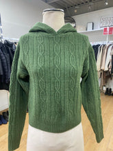 Load image into Gallery viewer, RW&amp;CO hoodie sweater XXS
