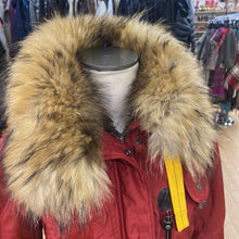 Load image into Gallery viewer, Parajumpers winter jacket M
