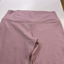 Load image into Gallery viewer, Lululemon crop leggings 16
