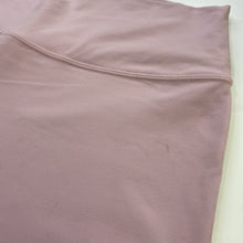 Load image into Gallery viewer, Lululemon crop leggings 16
