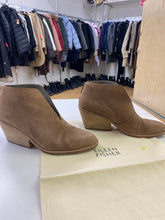 Load image into Gallery viewer, Eileen Fisher booties 8
