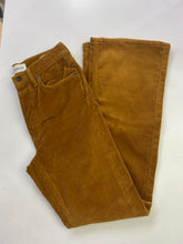 Load image into Gallery viewer, Denim Forum corduroy jeans 25
