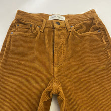 Load image into Gallery viewer, Denim Forum corduroy jeans 25
