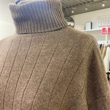 Load image into Gallery viewer, Frank &amp; Oak sweater XS
