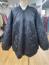 Load image into Gallery viewer, Vero Moda quilted jacket NWT 16
