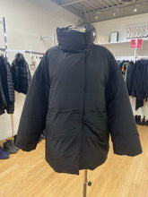 Load image into Gallery viewer, Mango water repellant puff jacket NWT L
