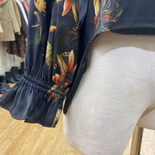 Load image into Gallery viewer, All Saints hi/low hem top 4
