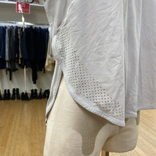 Load image into Gallery viewer, Lululemon perforated top 8
