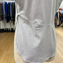 Load image into Gallery viewer, Lululemon perforated top 8
