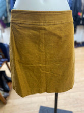 Load image into Gallery viewer, J Crew corduroy skirt 6
