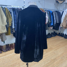 Load image into Gallery viewer, BB Dakota velour blazer XS
