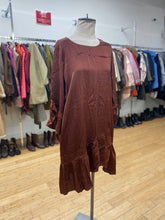 Load image into Gallery viewer, Stark X satin dress L
