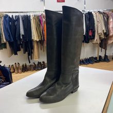 Load image into Gallery viewer, Calderone leather pull on boots 40
