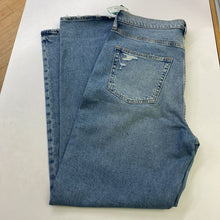 Load image into Gallery viewer, Gap 90s Loose High Rise 30/10
