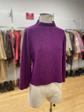 Load image into Gallery viewer, Cut Loose quilted top XS
