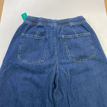 Load image into Gallery viewer, Gape Barrel Jeans XS
