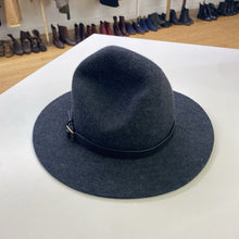 Load image into Gallery viewer, Gap wool hat M/L
