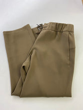 Load image into Gallery viewer, Lululemon pull on pants 6
