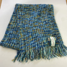 Load image into Gallery viewer, Mucros Weavers Workshop scarf
