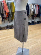 Load image into Gallery viewer, RW&amp;CO plaid skirt 6 NWT
