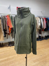 Load image into Gallery viewer, Lululemon long zip up scuba 12
