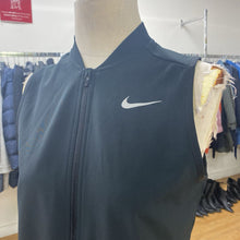 Load image into Gallery viewer, Nike Sportswear golf vest S
