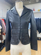 Load image into Gallery viewer, Tristan &amp; Iseut vintage leather jacket S
