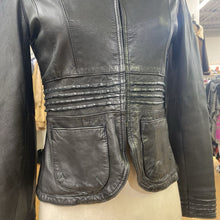 Load image into Gallery viewer, Tristan &amp; Iseut vintage leather jacket S
